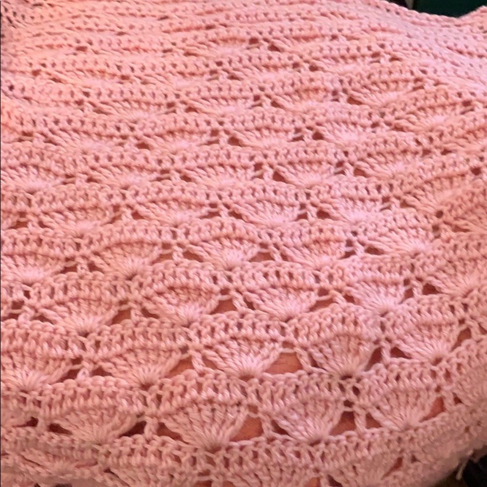 Triangular Pink Shell Design Shawl/Wrap - image 5